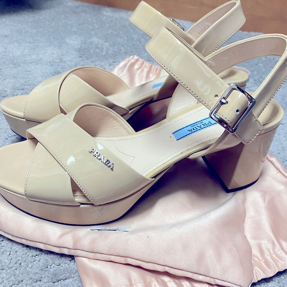 Prada heels NEW